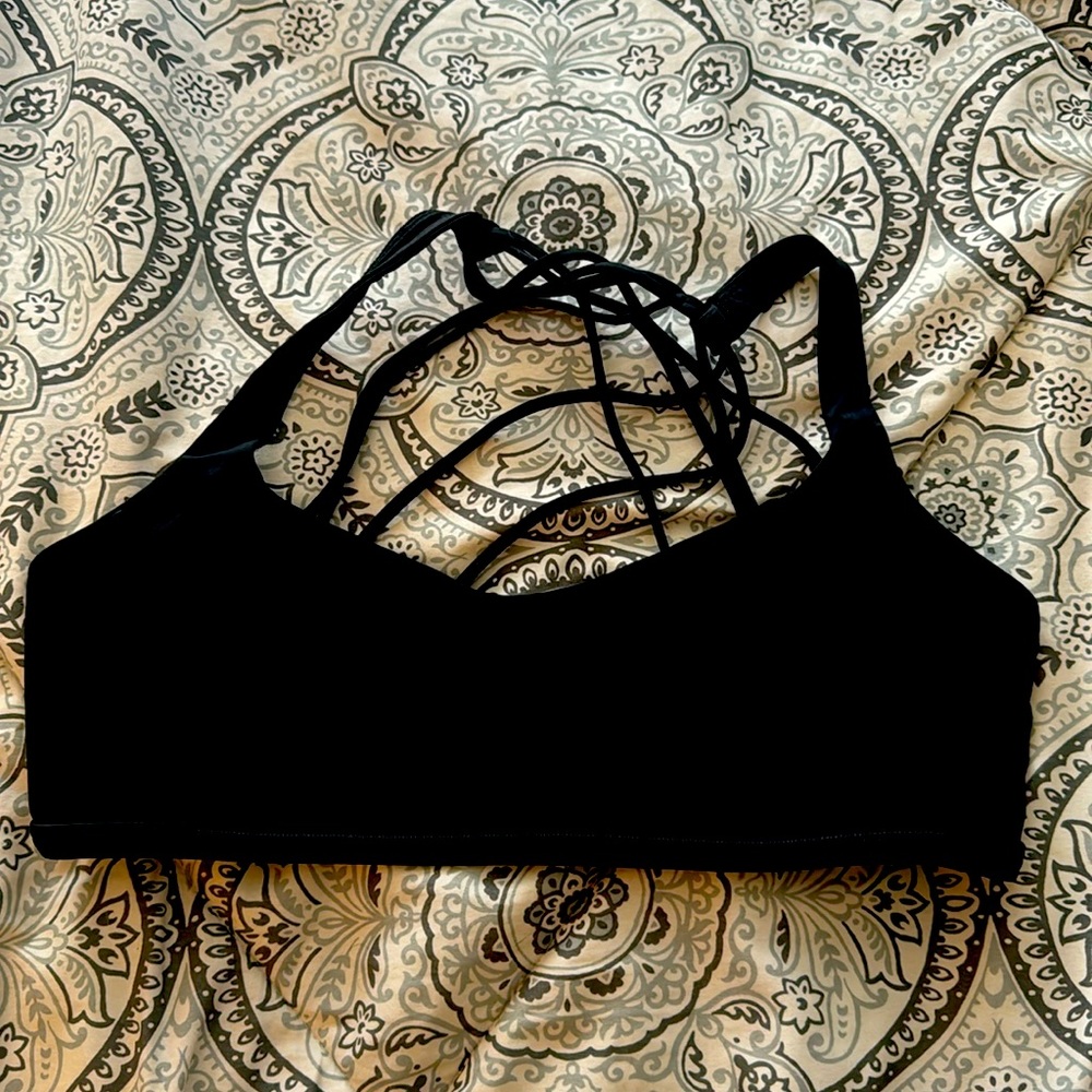 Lululemon free to be wild bra